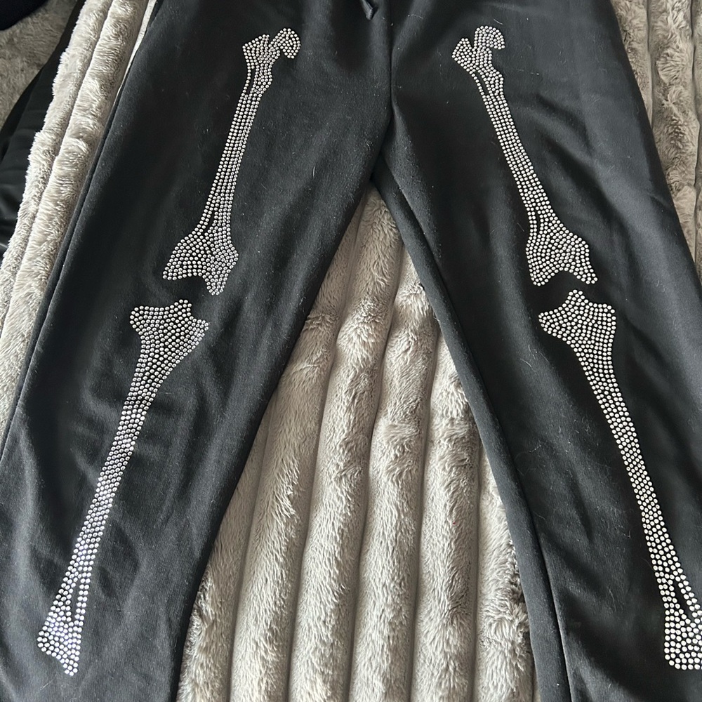 Boohoo Black Sweatpants with Skeletal Design Landon barker Kardasian